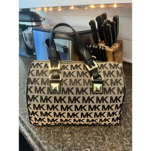 Like New Michael Kors Grayson Medium Satchel